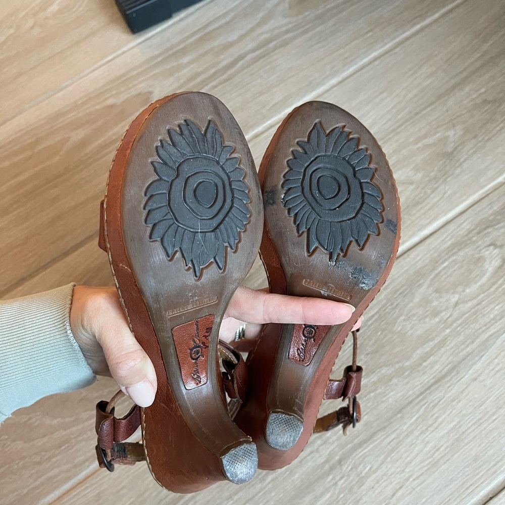 Baltic Borne Crown Elegant Brown Leather Heeled Sandals - Picture 7 of 9
